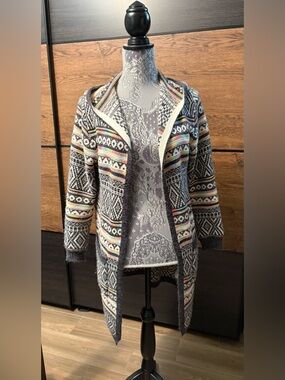 Monteau Multicolor Hooded Cardigan with Geometric Patterns